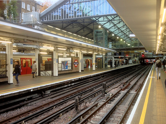 Getting Around London: Earl's Court Underground Station